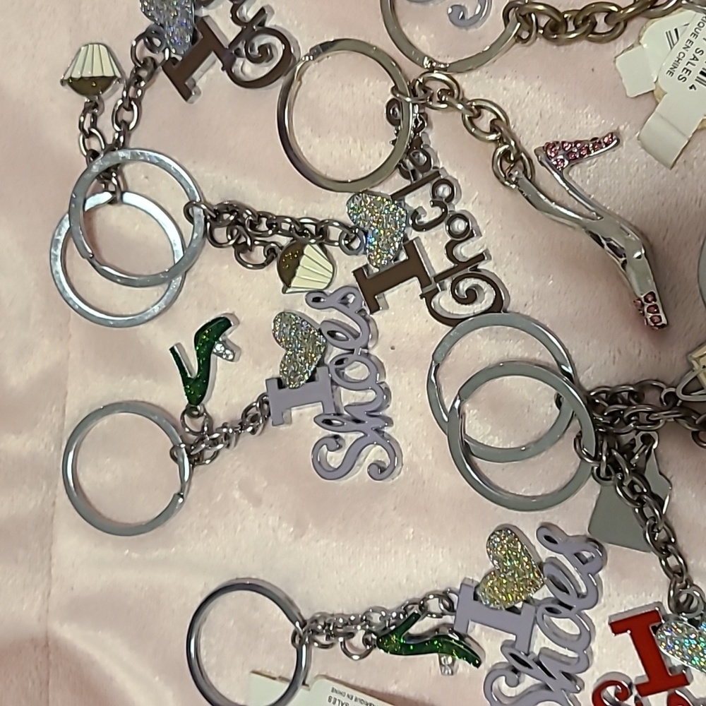 13 Keychains - Picture 4 of 4